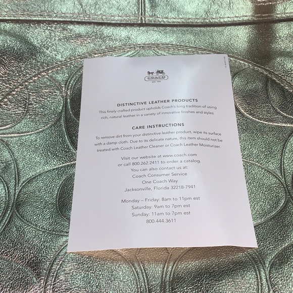 Coach purse- tote large size - Picture 3 of 4